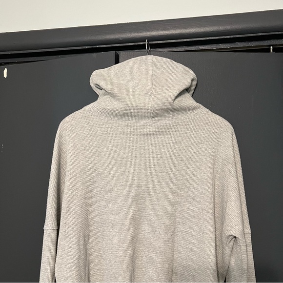 Tna turtle neck aritzia - Picture 2 of 7